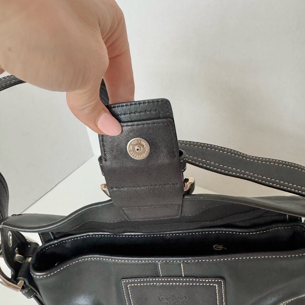 Coach 8A05 SoHo Black Leather Flap Shoulder Bag – Original 2005 Release, Y2K. - Picture 11 of 15
